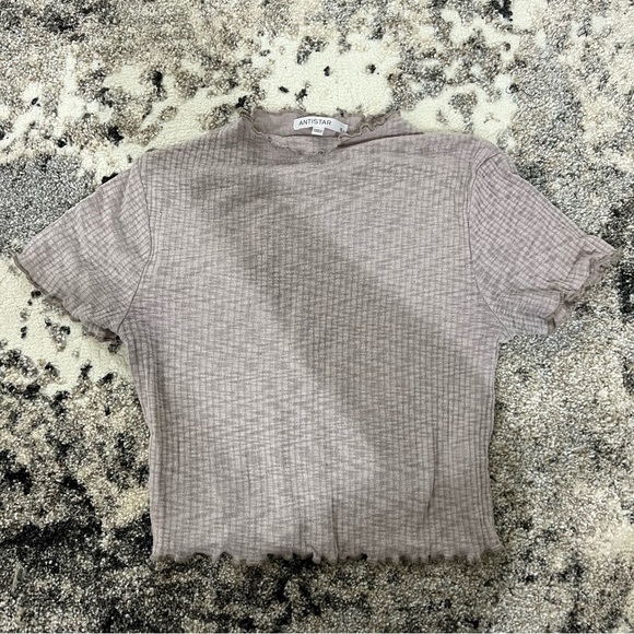 Top - Picture 2 of 4